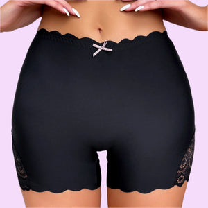 Soft Seamless Shorts with Ice Silk Lace Edge